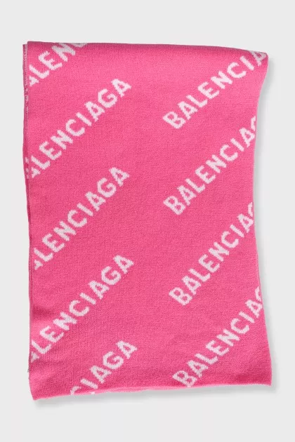 Pink wool scarf with tag