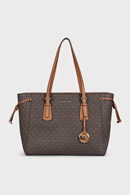 Voyager tote with tag