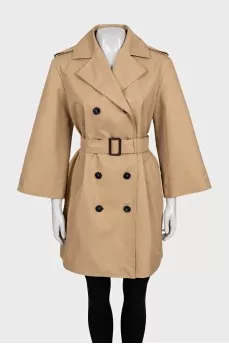 Double-breasted fitted coat