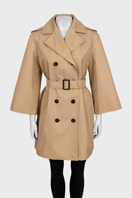 Double-breasted fitted coat