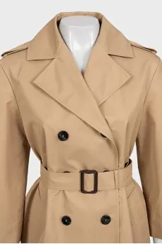 Double-breasted fitted coat