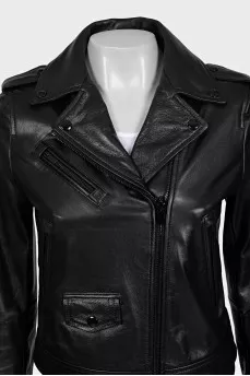 Fitted leather jacket with a zipper