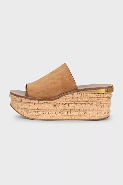 Suede flip-flops with high soles
