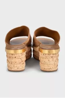 Suede flip-flops with high soles