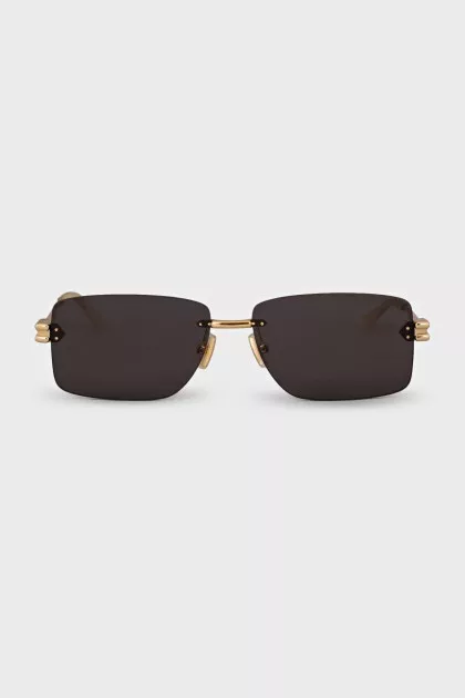 Rectangular sunglasses with black tint