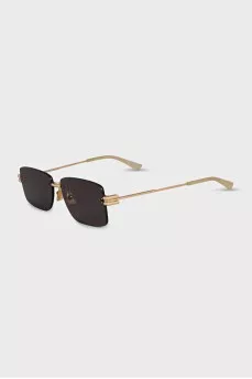Rectangular sunglasses with black tint