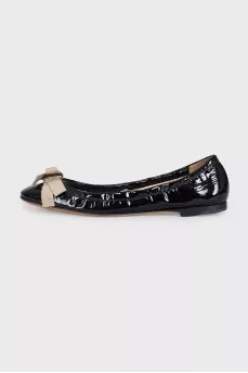 Patent leather ballet flats with a bow