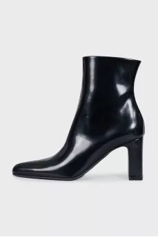 Smooth leather ankle boots with heels