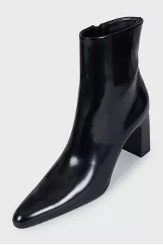 Smooth leather ankle boots with heels