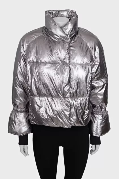 Loose-fitting silver down jacket