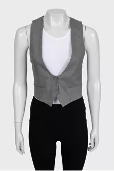 Fitted wool vest with buttons