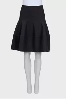 Fitted black skirt