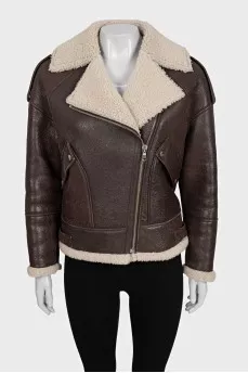 Short brown sheepskin coat with a zipper