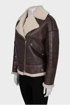 Short brown sheepskin coat with a zipper