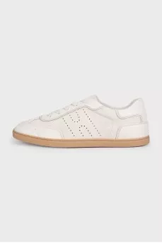 Match sneakers