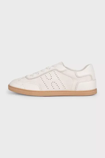 Match sneakers