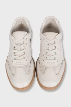 Match sneakers
