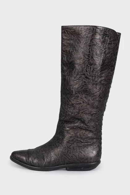 Leather boots with embossed print