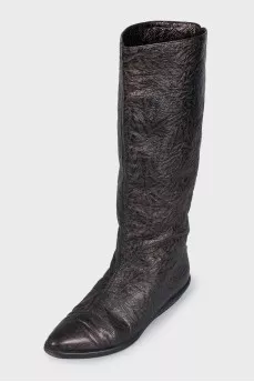 Leather boots with embossed print