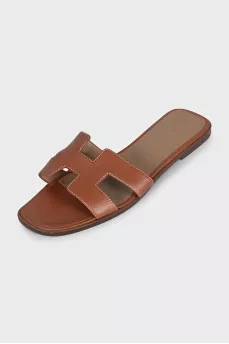 Oran brown leather flip-flops