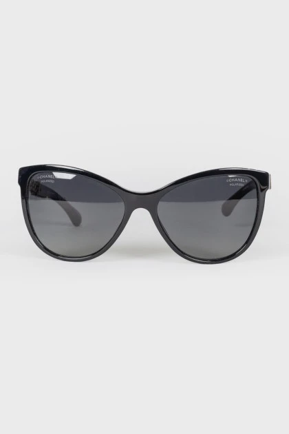  Sunglasses with brown inserts on arcs