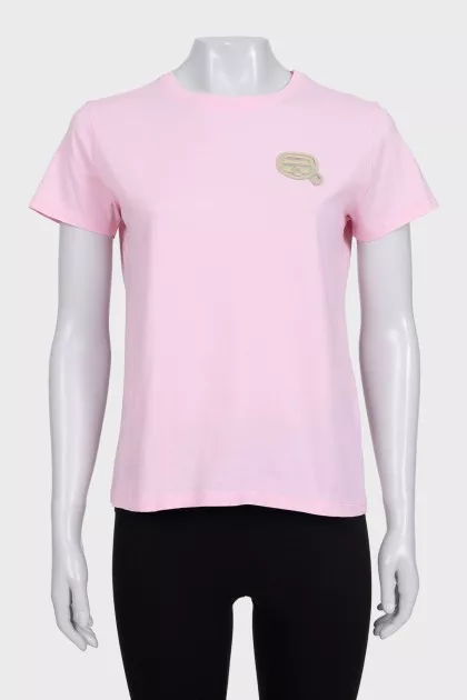 T-shirt with a pink logo