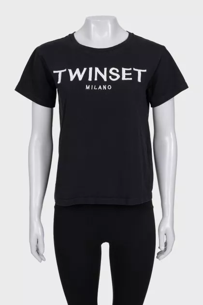 Black T-shirt with embroidered logo