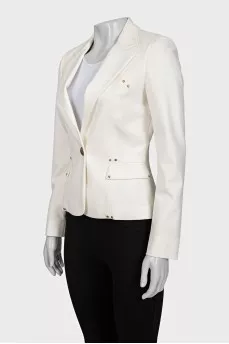 White fitted jacket with a button