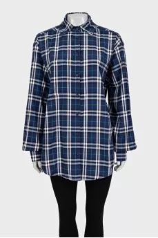 Blue loose-fitting shirt with a plaid print