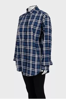 Blue loose-fitting shirt with a plaid print