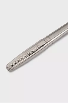 The fountain pen is decorated with diamonds