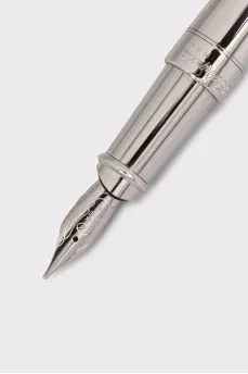 The fountain pen is decorated with diamonds