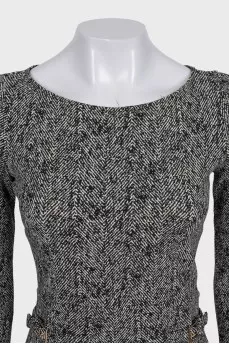 Fitted midi dress decorated with lace
