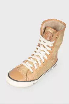 High insulated sneakers