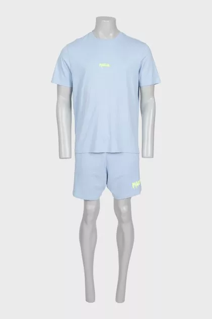 Men's suit consisting of a T-shirt and shorts