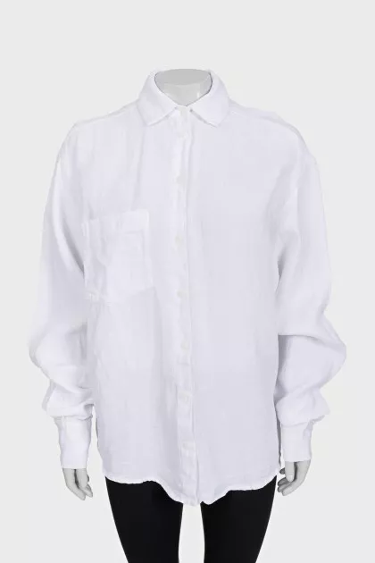 Loose-fitting linen button-down shirt
