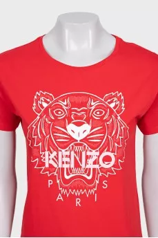 Red straight t-shirt with branded print
