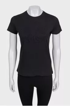 Black straight T-shirt with decoration