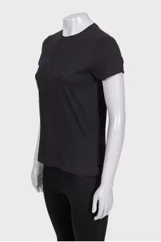 Black straight T-shirt with decoration