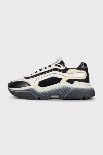 Men's black and white lace-up sneakers