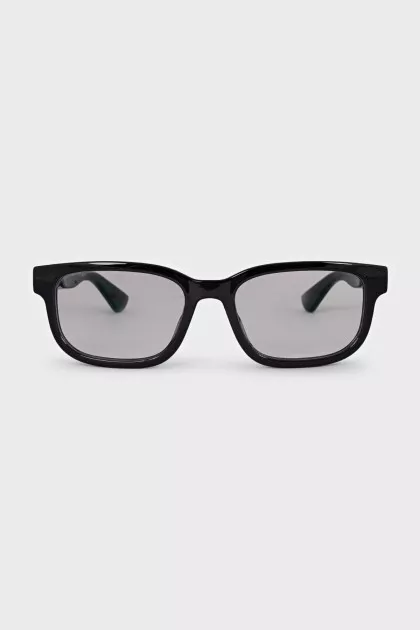 Wayfarer black sunglasses