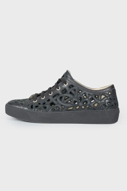 Sneakers with cut -out details