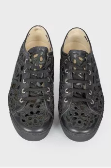 Sneakers with cut -out details