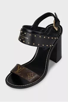 Black Star Trail sandals
