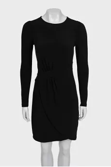 Black fitted dress with a zipper