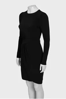 Black fitted dress with a zipper
