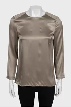 Straight cut long sleeve blouse