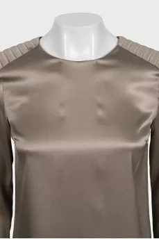 Straight cut long sleeve blouse