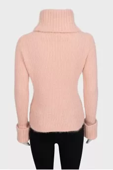 Fitted sweater with a voluminous collar