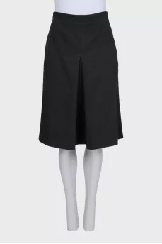 Black fitted skirt with pockets